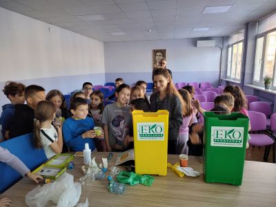 „Екобулпак“ на гости в училище с беседа за разделното събиране 1