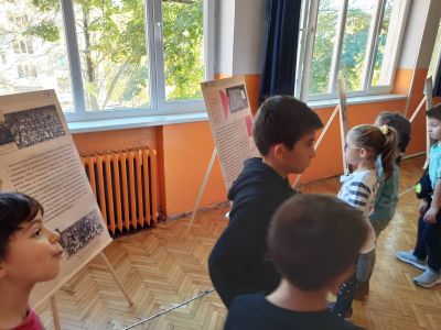 Изложба Даме Груев - 17 СУ Дамян Груев - София