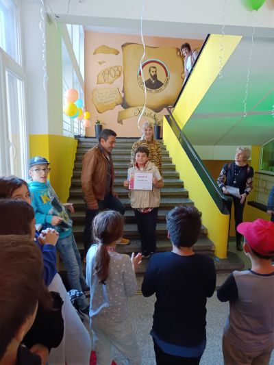 Награждаване от конкурс за есе - 17 СУ Дамян Груев - София