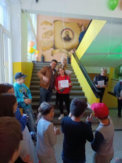 Награждаване от конкурс за есе - 17 СУ Дамян Груев - София